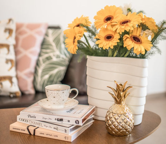 how to decorate home in vignettes