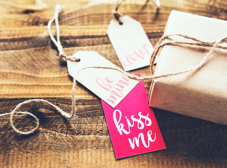 personalized Valentine's Day presents