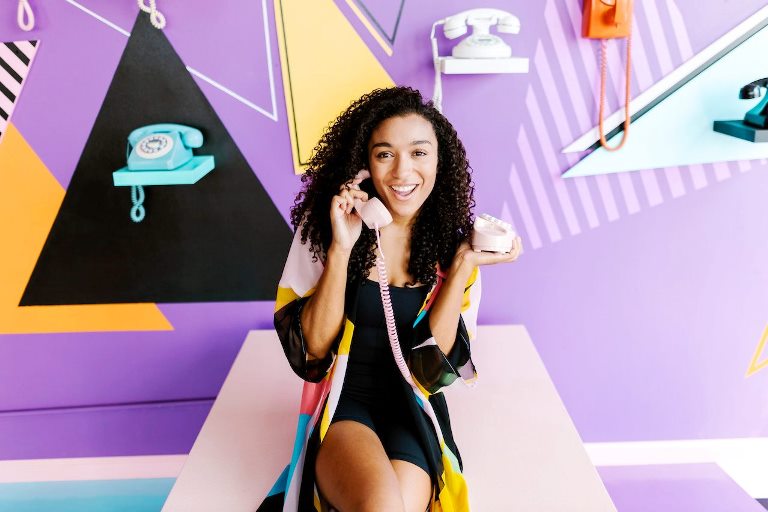 1980s decor comeback in 2023 - how to decorate with top '80s trends